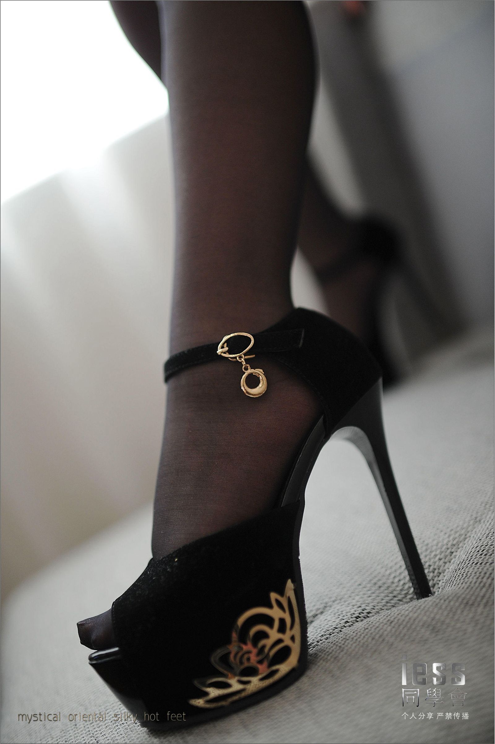 [IESS异思趣向] 2016.09.24 丝足便当005：《邻家女孩T档黑丝高跟的午后阳光》梦梦